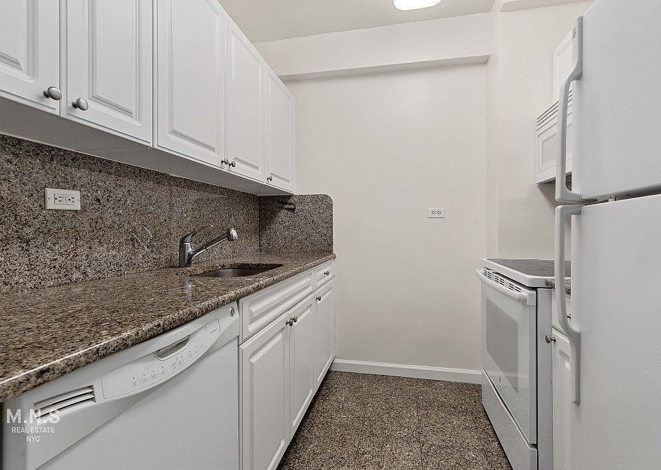 1st image of 300 E 46th St APT 11C