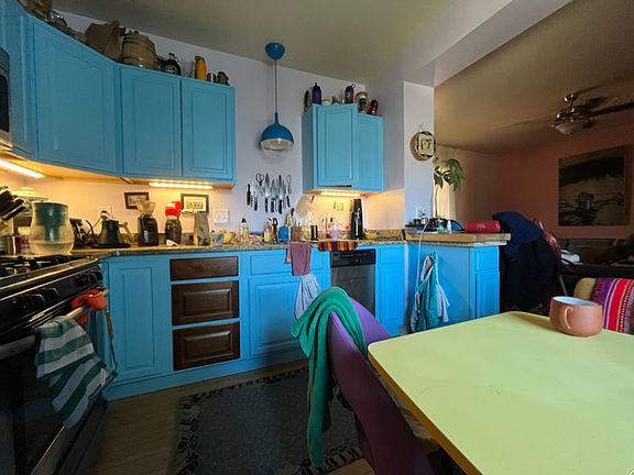 2nd image of 1019 N Clarkson St APT 2