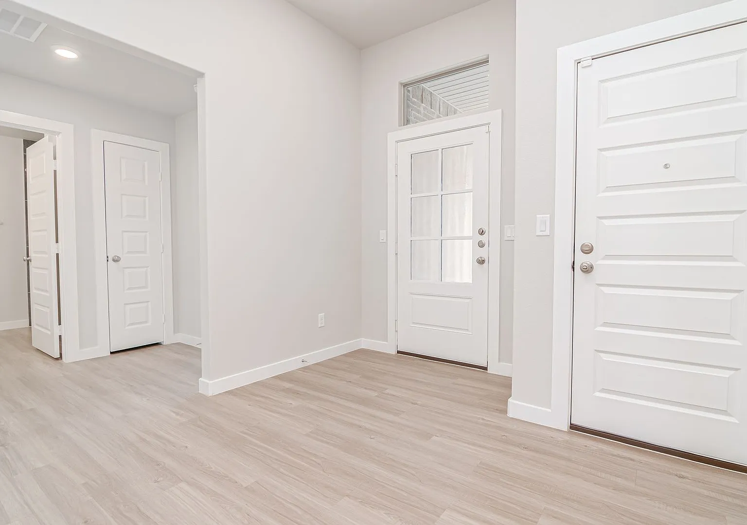 2721 Longfellow Rd Gorgeous Mockingbird Ridge Home with a Fabulous Open Floor Plan! — Photo 2