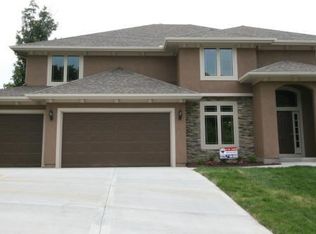 6377 Sioux Dr, Parkville, MO 64152