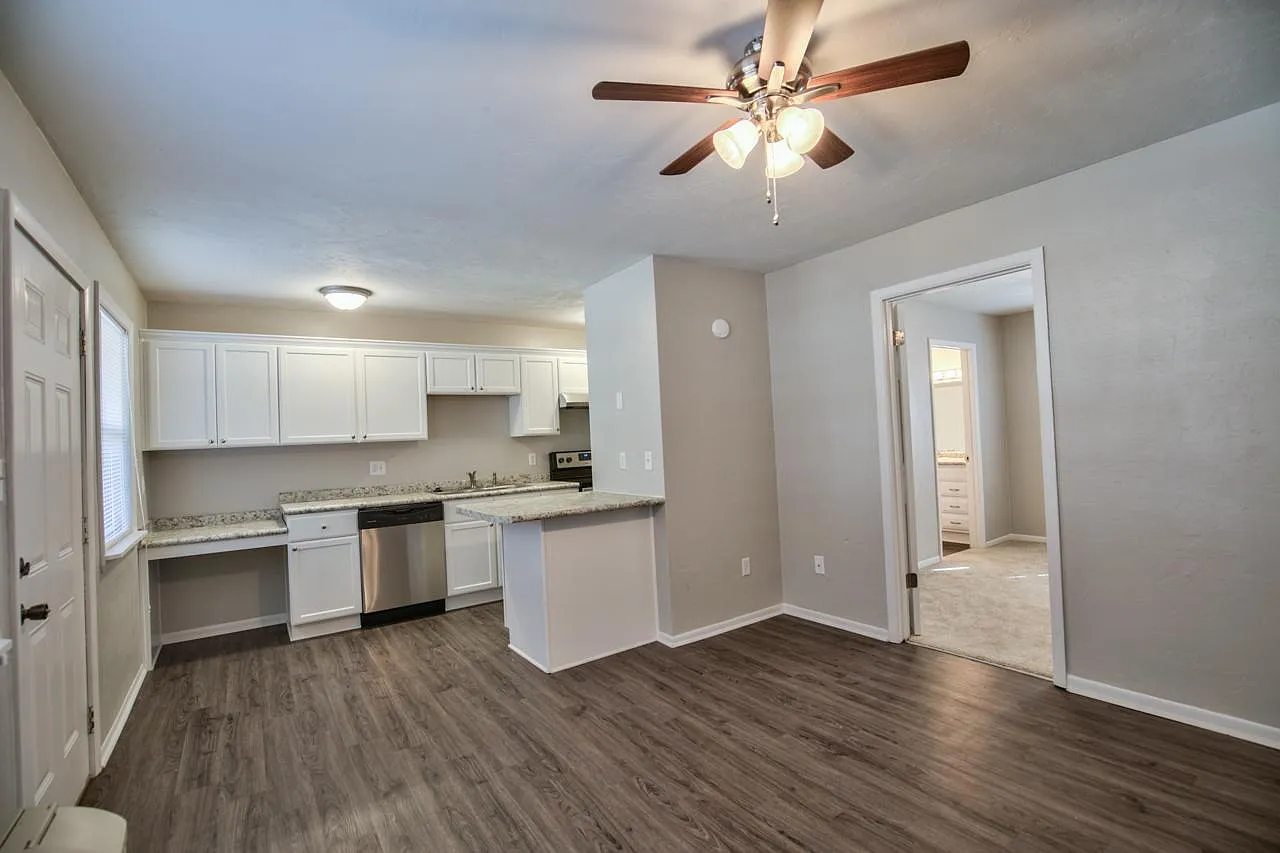 1 bed, 550 sqft, $975 — Photo 4