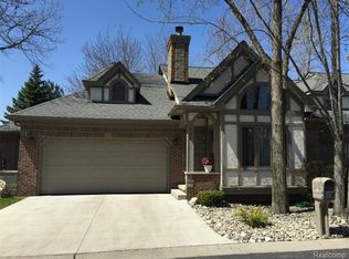 804 N Beech Daly Rd #16, Dearborn Heights, MI 48127