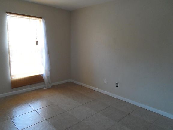 5th image of 2521 NW 62nd Pl