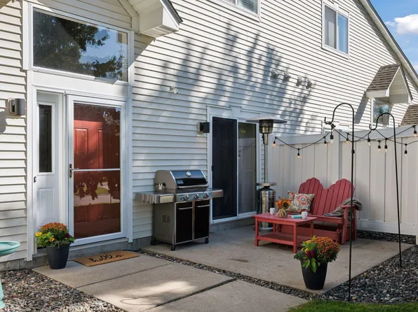 9001 Sawgrass Gln N, Maple Grove, MN 55311