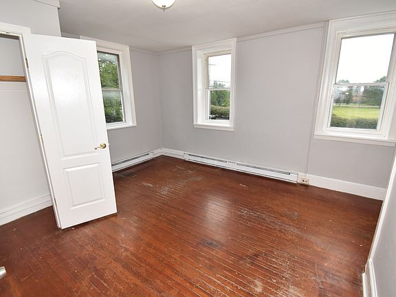 5th image of 720 Littlestown Pike APT A