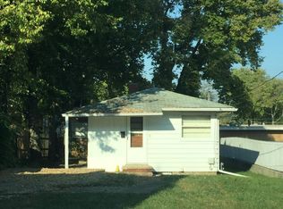 313 S 6th St, Pekin, IL
