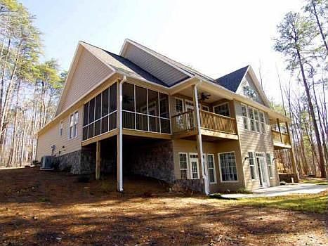 2nd image of 164 Baird Ct