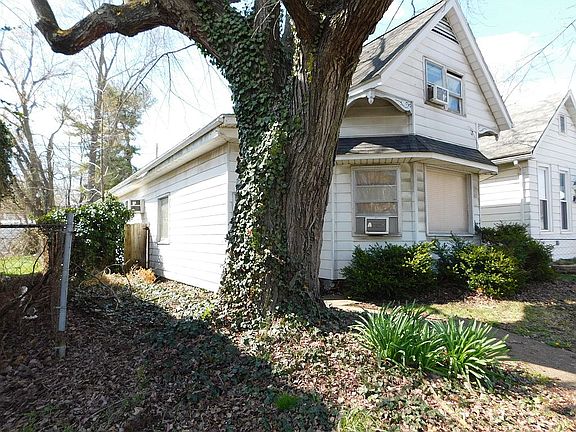 2nd image of 304 N Tekoppel Ave