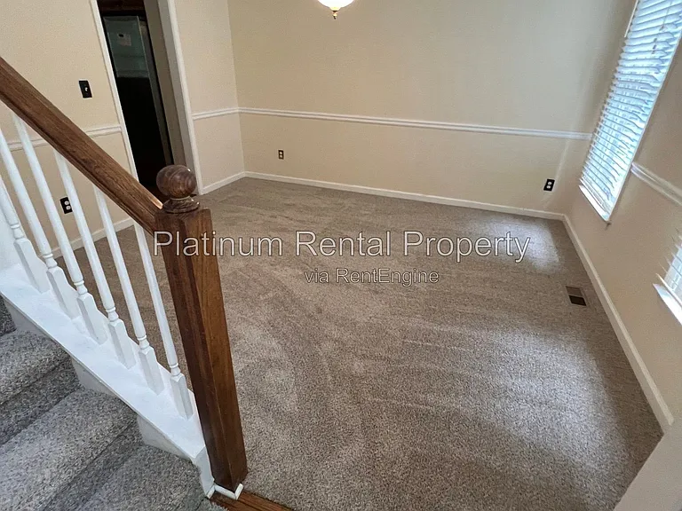 7115 Red Fox Ln — Photo 4