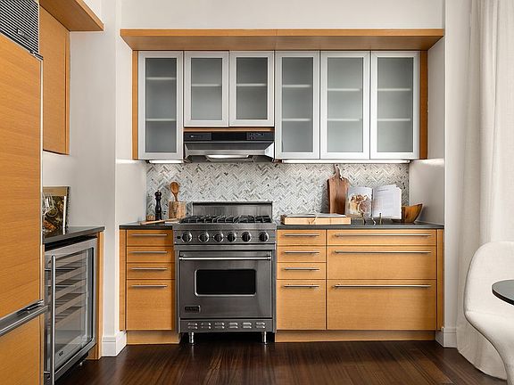5th image of 30 West St APT 12E