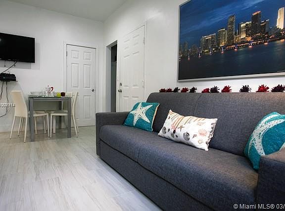 5th image of 1355 Drexel Ave APT 4