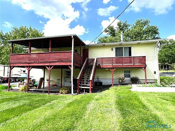 5th image of 415 Center Dr