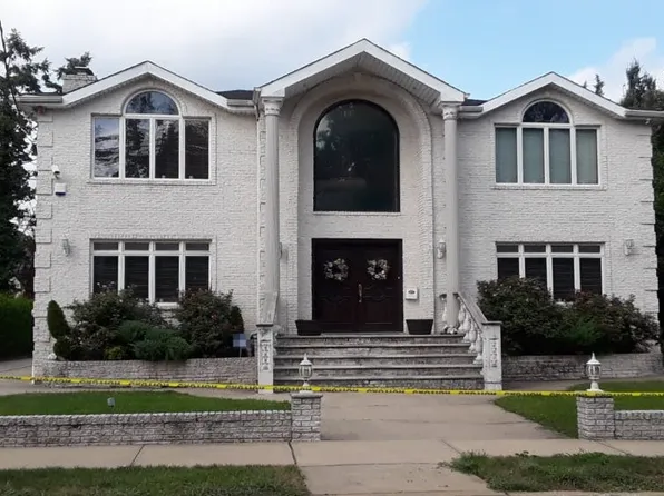 8361 Charlecote Rdg, Jamaica, NY 11432