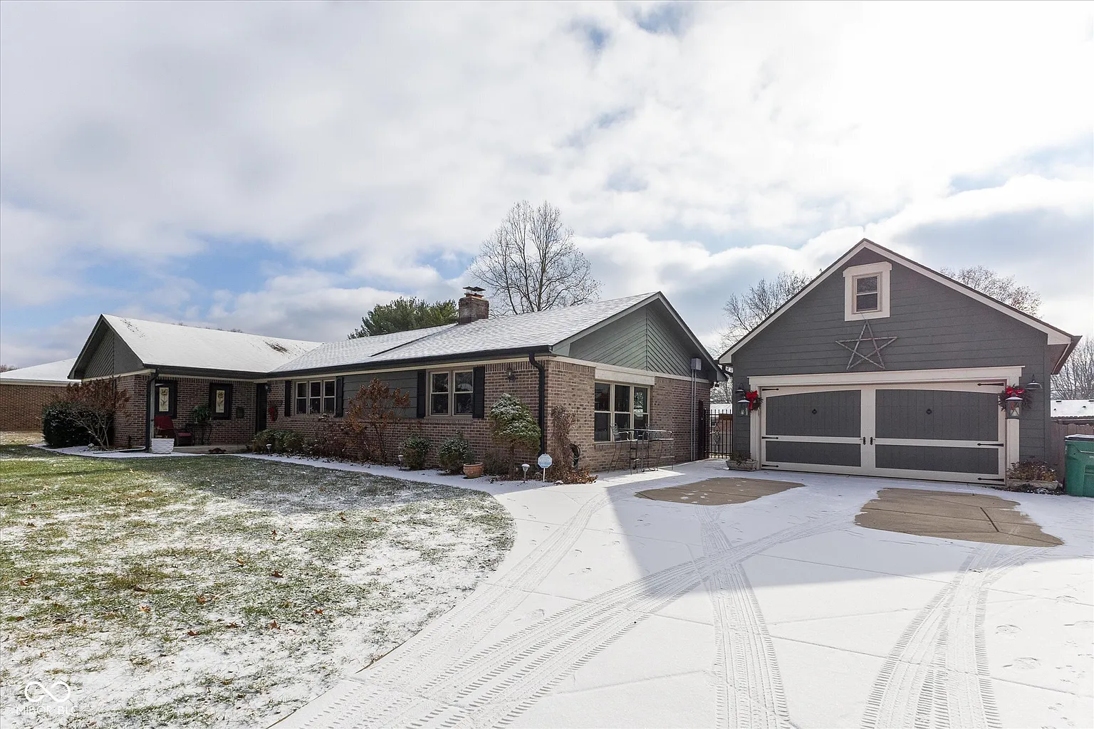 6813 Connie Dr photo 1