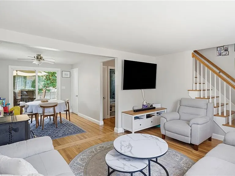 25 King Rd — Photo 8