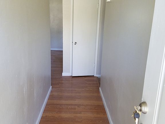 2nd image of 601 N Village Ave