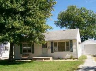 117 N Bond St, Altamont, IL 62411