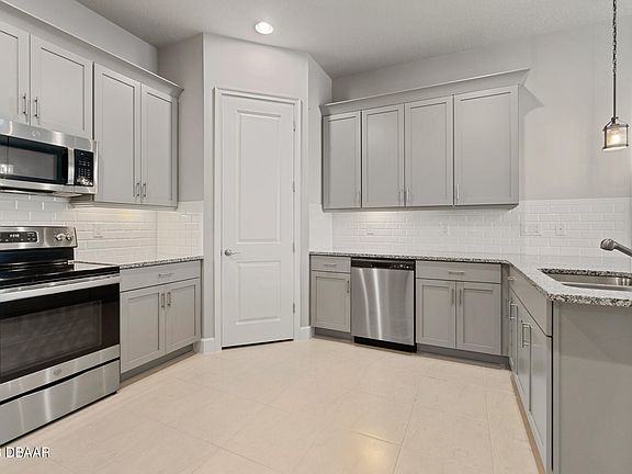 5th image of 31 Newhaven Ln
