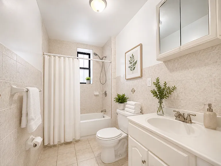 375 Midwood St #1R — Photo 9