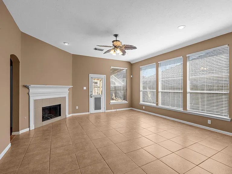7206 Hollow Field Ln — Photo 10