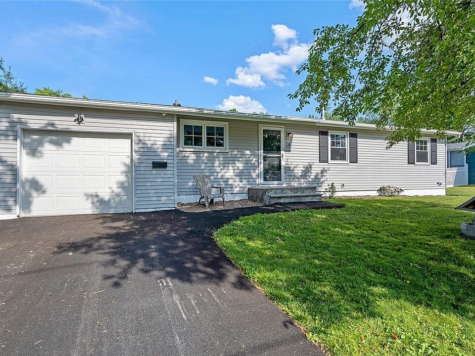 1st image of 4 Foxberry Ln