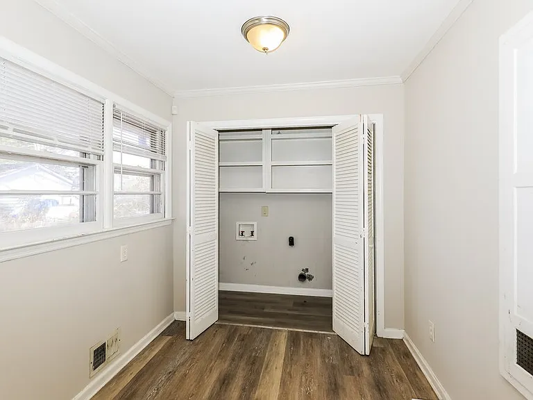 4775 Ben Hill Rd — Photo 14