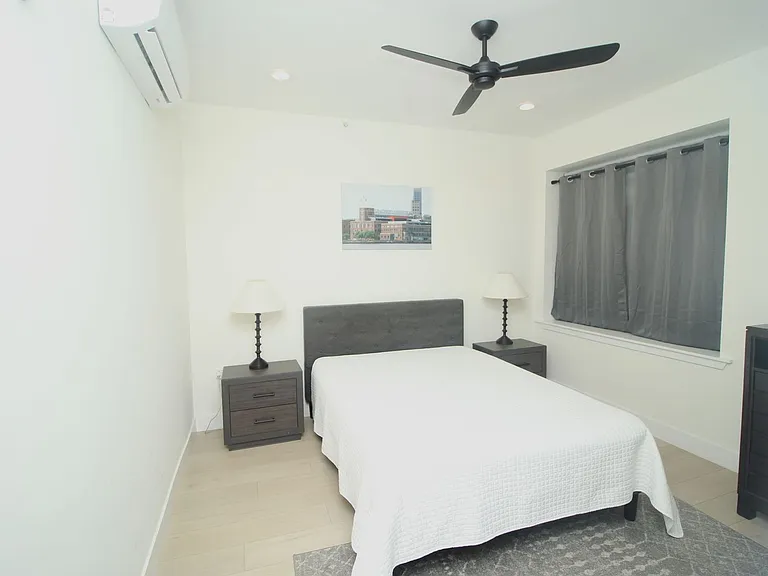 Modern and Sleek 611 S Fagley Street Apartments! — Photo 36