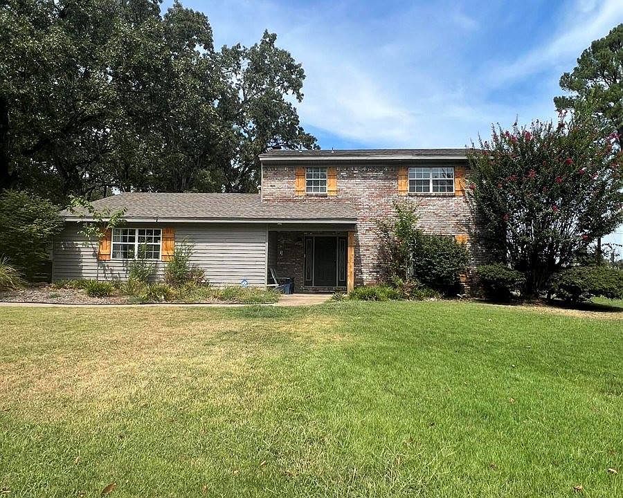 1st image of 2218 W 2nd Pl
