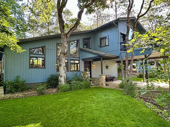 770 Earhart Rd, Rogue River, OR 97537