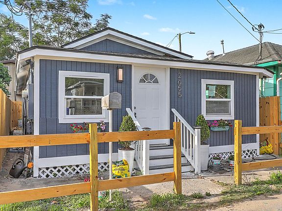 2nd image of 2055 Beech Ave