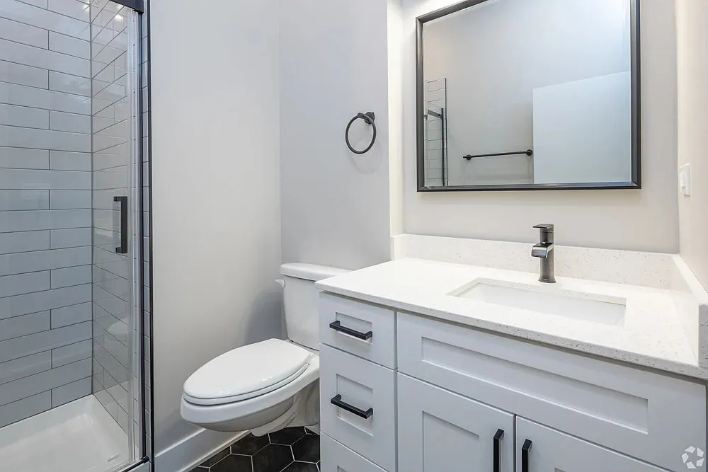 2 bed, 2.0 bath, 911 sqft, $4,254 — Photo 1