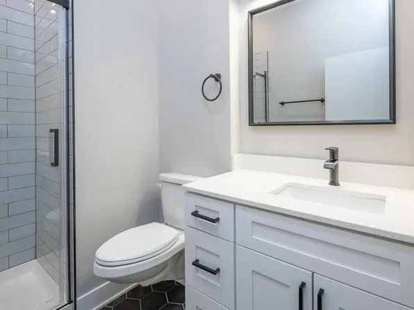 5600-01 N Sheridan Rd, Chicago, IL