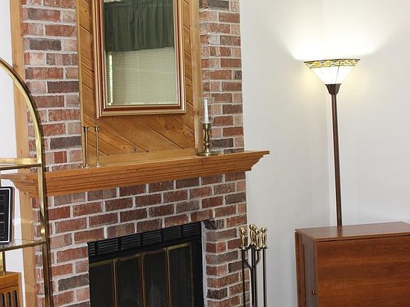 4th image of 9321 Bradford Ln