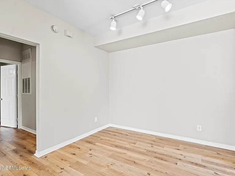 13700 Richmond Park Dr N #701 — Photo 8