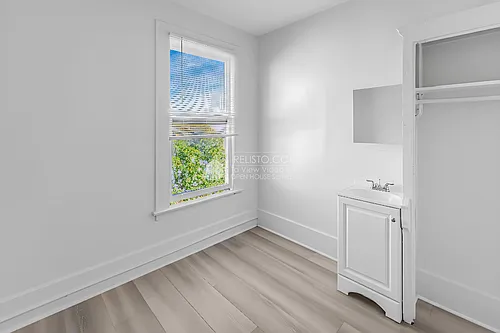 402 Broadway Photo 1