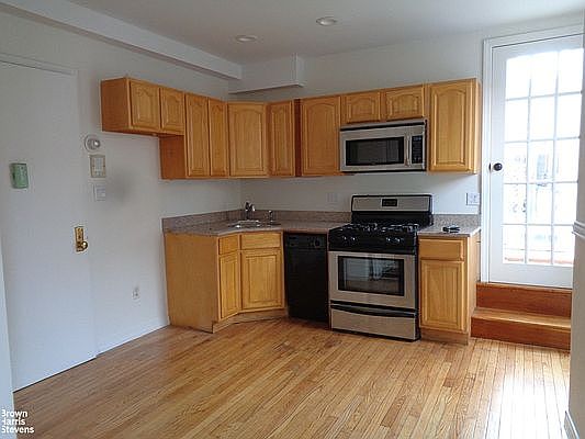 1st image of 496 7th Ave #2