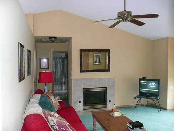 5th image of 11303 211th Avenue Ct E