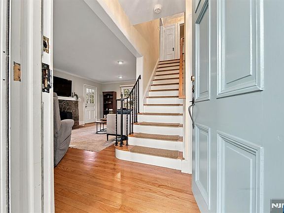 3rd image of 163 Cottage Road