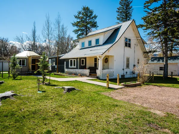 221 W 3rd Ave, Dayton, WY 82836