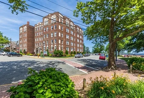 Marineview Apartments — Photo 3