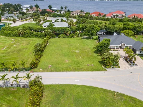 6104 Marsh Point Ln, North Fort Myers, FL 33917