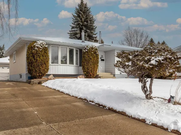30 Groveland Rd, Strathcona County, AB T8A 3G6