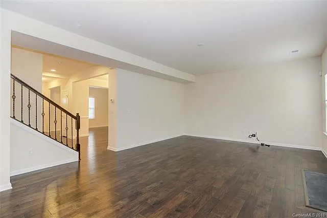 5620 Selkirkshire Rd — Photo 7