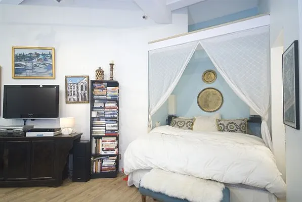 Sold by Flat Iron Real Estate | media 6