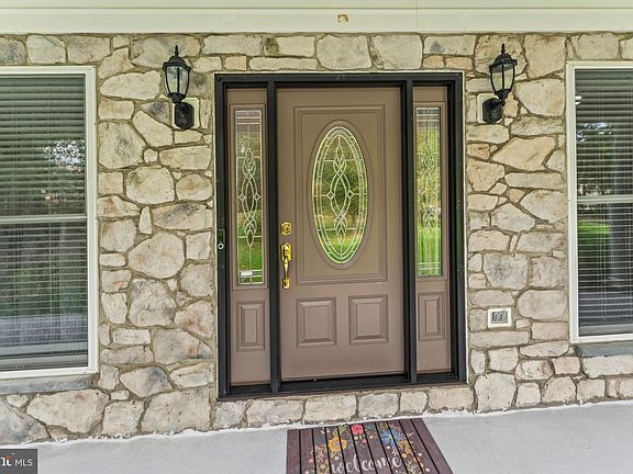 5th image of 23 Longwood Dr