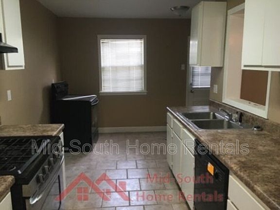 5th image of 4806 Violet Ave