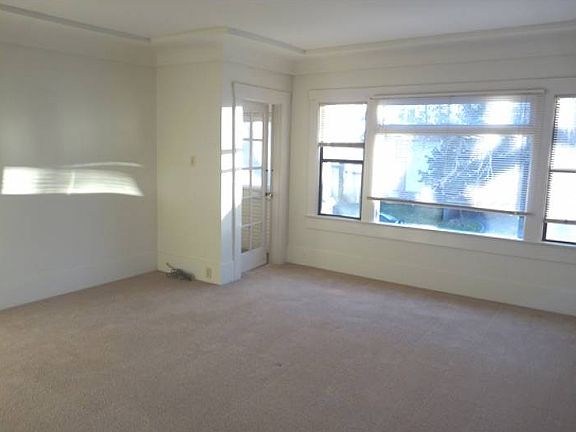 Living Room (other view)