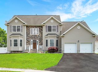 8 Key Largo Ct, Bayville, NJ 08721