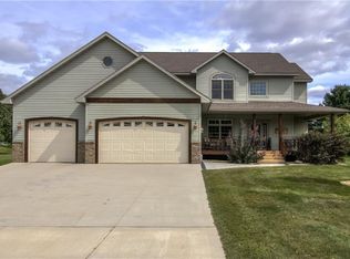 925 Bluffview Circle, Chippewa Falls, WI 54729
