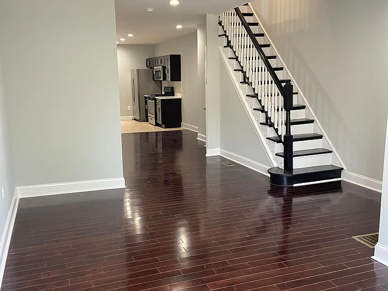 5223 Euclid St — Photo 2